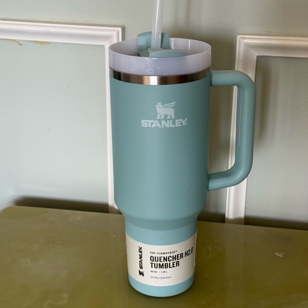 Stanley Quencher H2.0 40 oz Tumbler - Seafoam/light teal color
